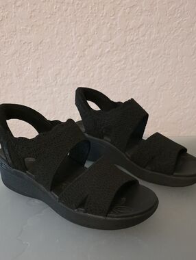 Skechers Pier-Lite Step-ins Black Knit Wedge Sandals
